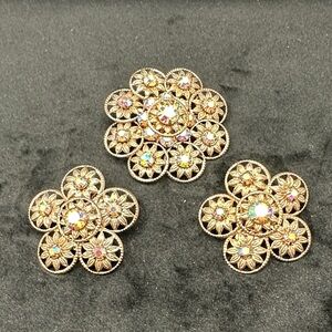 Elegant Gold Floral clip on earrings and Brooch Set